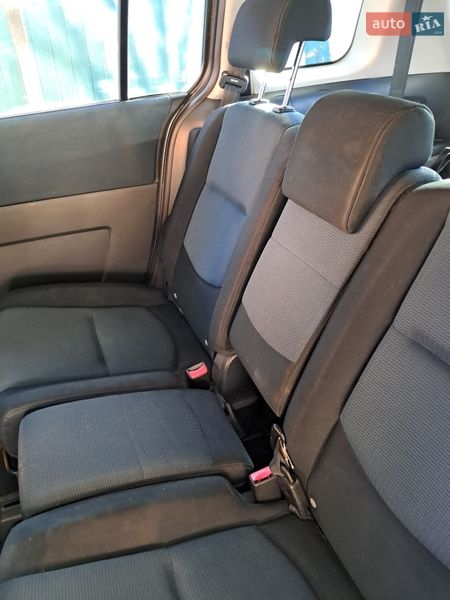 Мінівен Mazda 5 2007 в Богодухіву