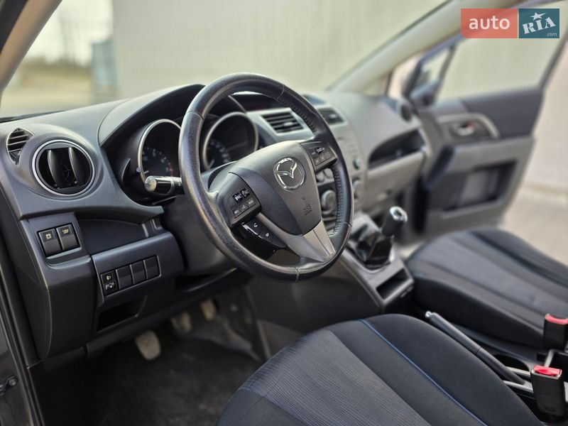 Минивэн Mazda 5 2011 в Луцке
