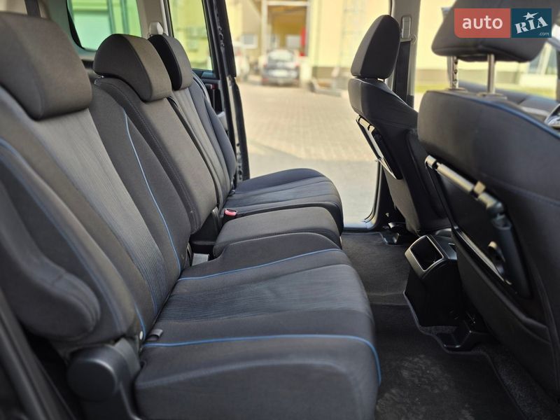 Минивэн Mazda 5 2011 в Луцке