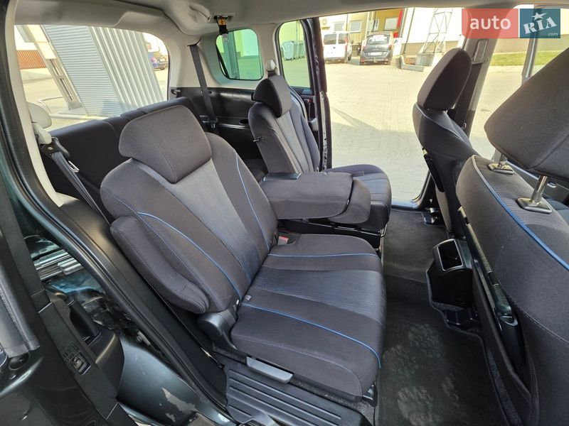 Минивэн Mazda 5 2011 в Луцке
