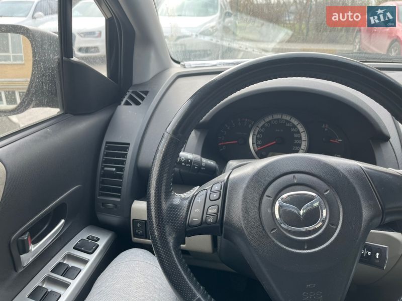 Минивэн Mazda 5 2005 в Святопетровское