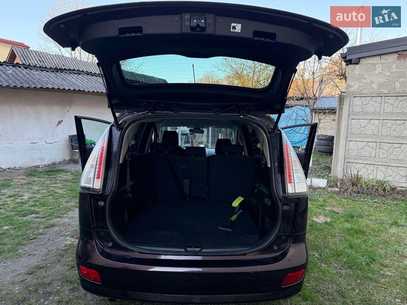 Мінівен Mazda 5 2009 в Львові