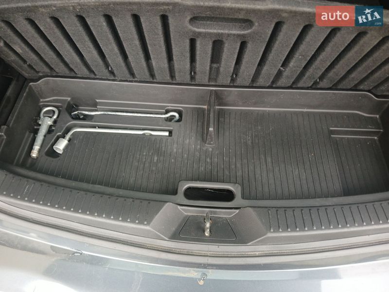 Минивэн Mazda 5 2011 в Стрые