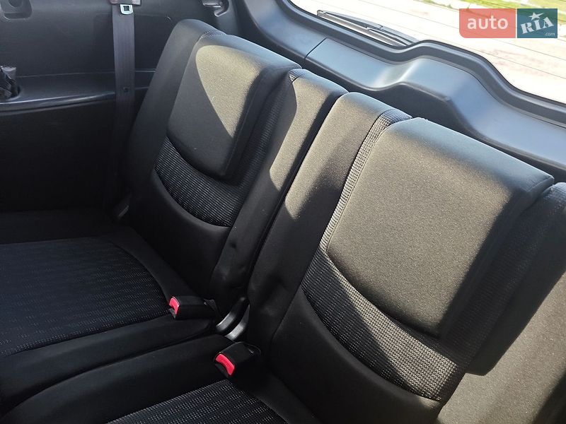 Минивэн Mazda 5 2010 в Прилуках