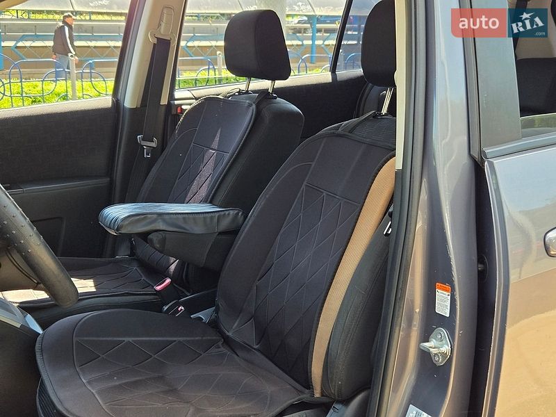Мінівен Mazda 5 2010 в Києві