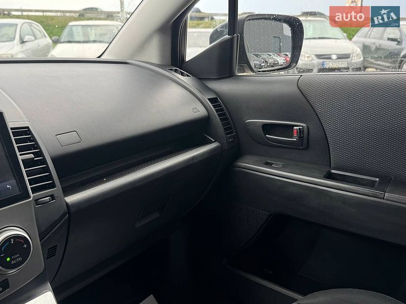 Минивэн Mazda 5 2006 в Львове