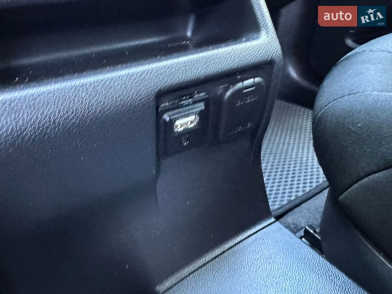 Мінівен Mazda 5 2012 в Львові