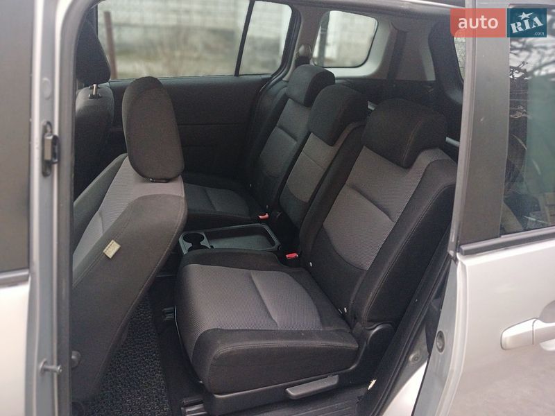 Минивэн Mazda 5 2005 в Киеве