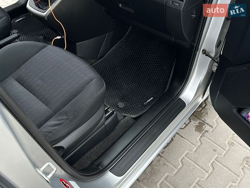 Минивэн Mazda 5 2009 в Львове фото 20 Минивэн Mazda 5 2009 в Львове