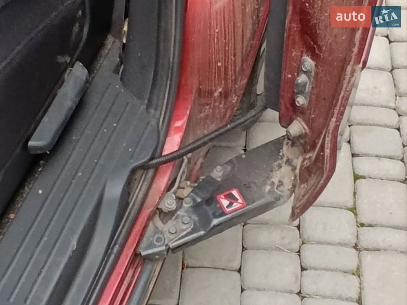 Минивэн Mazda 5 2008 в Черновцах