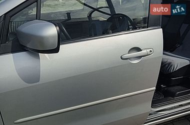 Мінівен Mazda 5 2005 в Сторожинці