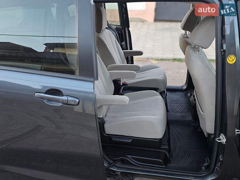 Минивэн Mazda 5 2011 в Одессе