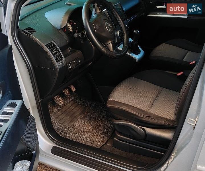 Минивэн Mazda 5 2006 в Харькове