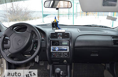 Седан Mazda 626 1998 в 