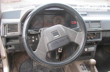 Седан Mazda 626 1987 в Хмельницькому