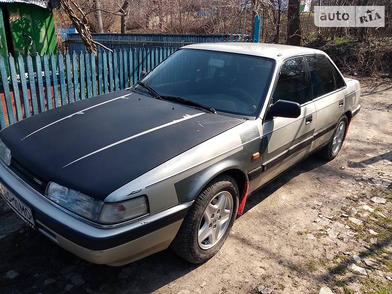 Седан Mazda 626 1989 в Кельменцах