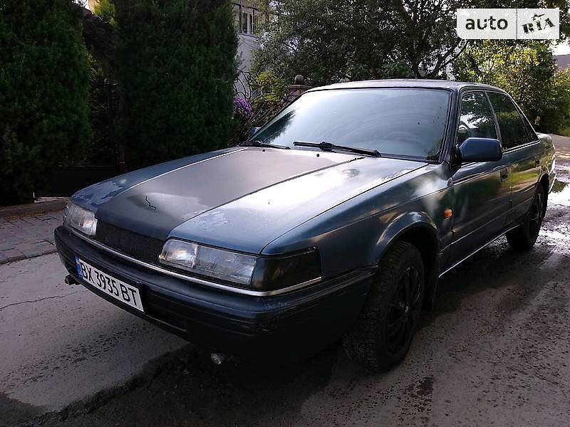 Седан Mazda 626 1990 в Хмельницком