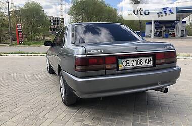 Седан Mazda 626 1988 в Черновцах