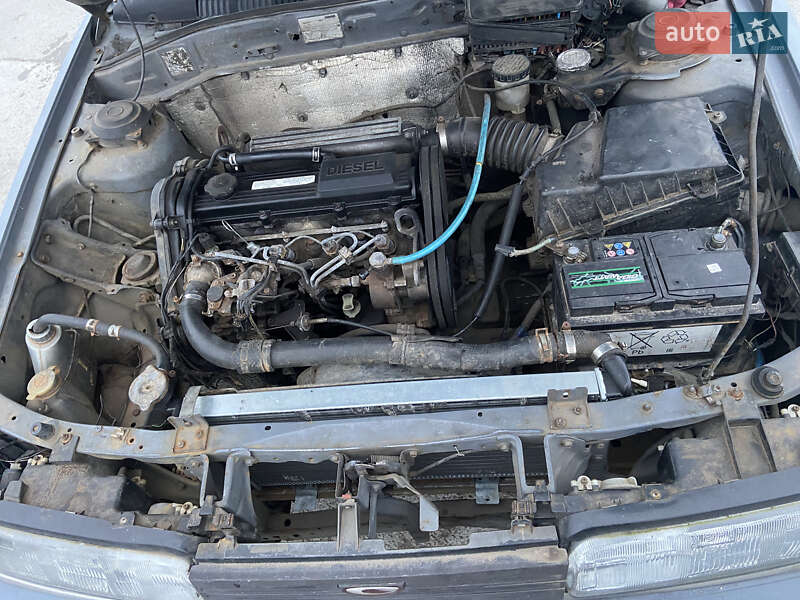 Хэтчбек Mazda 626 1990 в Коростене