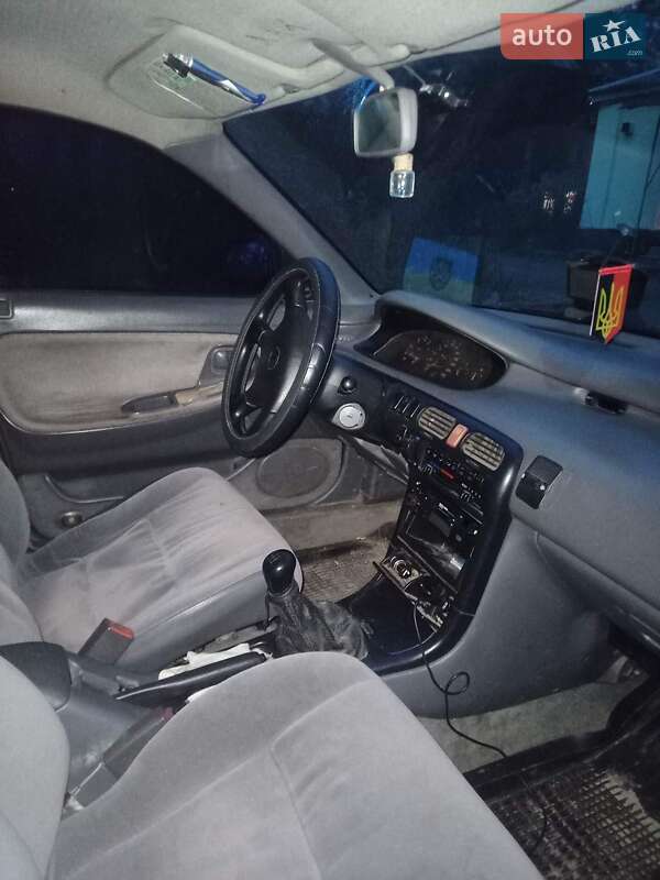 Седан Mazda 626 1992 в Житомирі