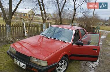 Седан Mazda 626 1986 в Луцке