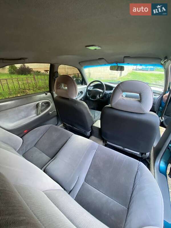 Седан Mazda 626 1994 в Стрию