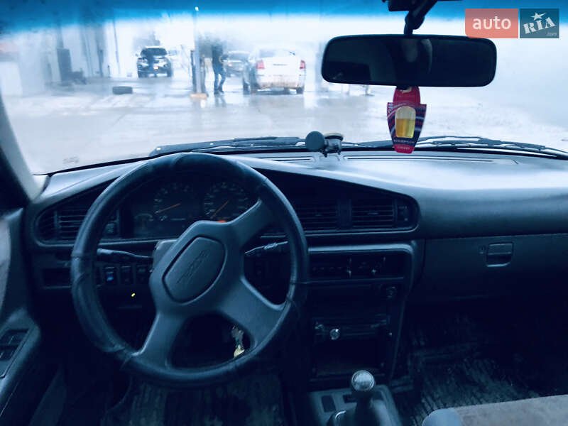 Седан Mazda 626 1989 в Кам'янець-Подільському