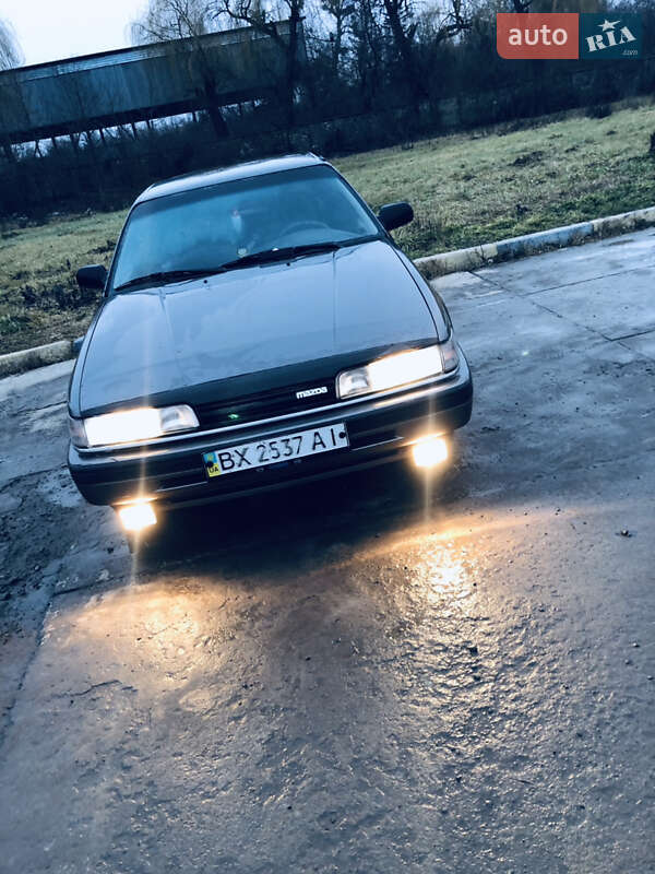 Седан Mazda 626 1989 в Кам'янець-Подільському