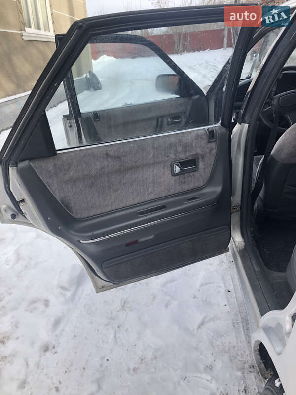 Хэтчбек Mazda 626 1988 в Черновцах