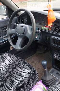 Универсал Mazda 626 1988 в 