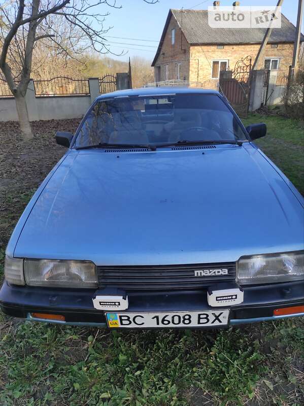 Хэтчбек Mazda 626 1987 в Буске