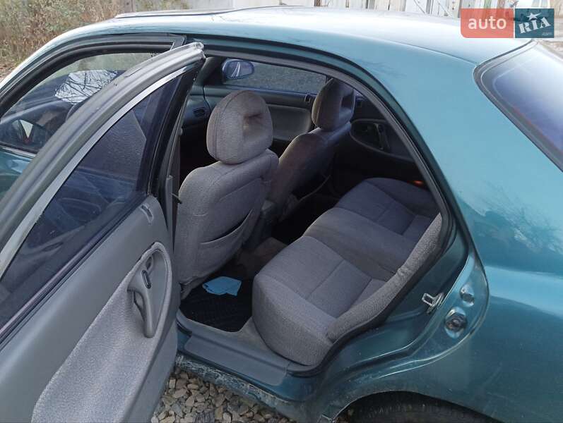 Седан Mazda 626 1995 в Ивано-Франковске