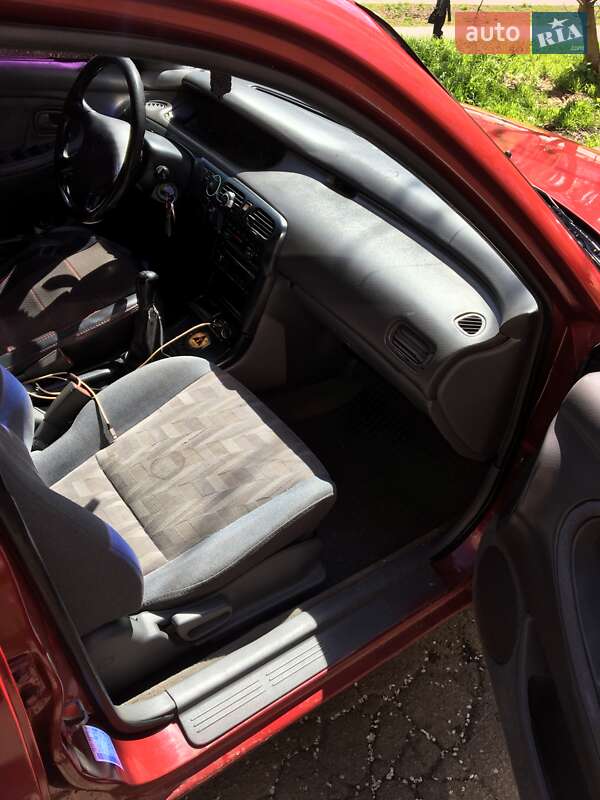 Седан Mazda 626 1993 в Ровно