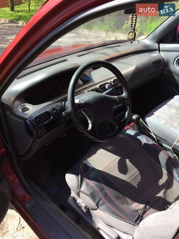 Седан Mazda 626 1993 в Ровно