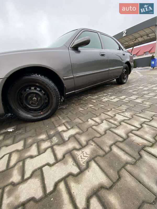 Седан Mazda 626 2001 в Иршаве