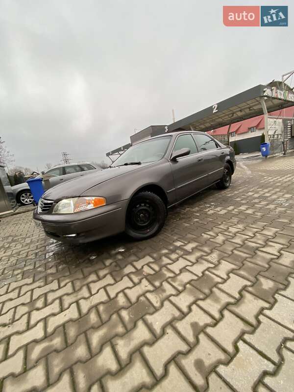 Седан Mazda 626 2001 в Иршаве