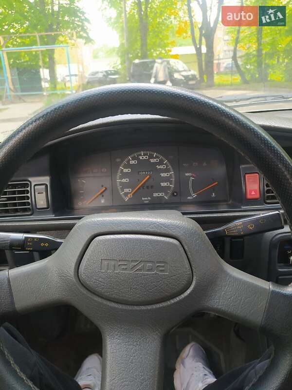 Седан Mazda 626 1988 в Хмельницком