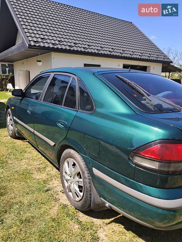 Седан Mazda 626 1999 в Долині