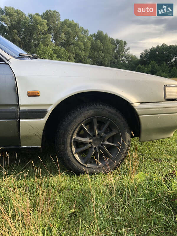 Седан Mazda 626 1987 в Миргороде