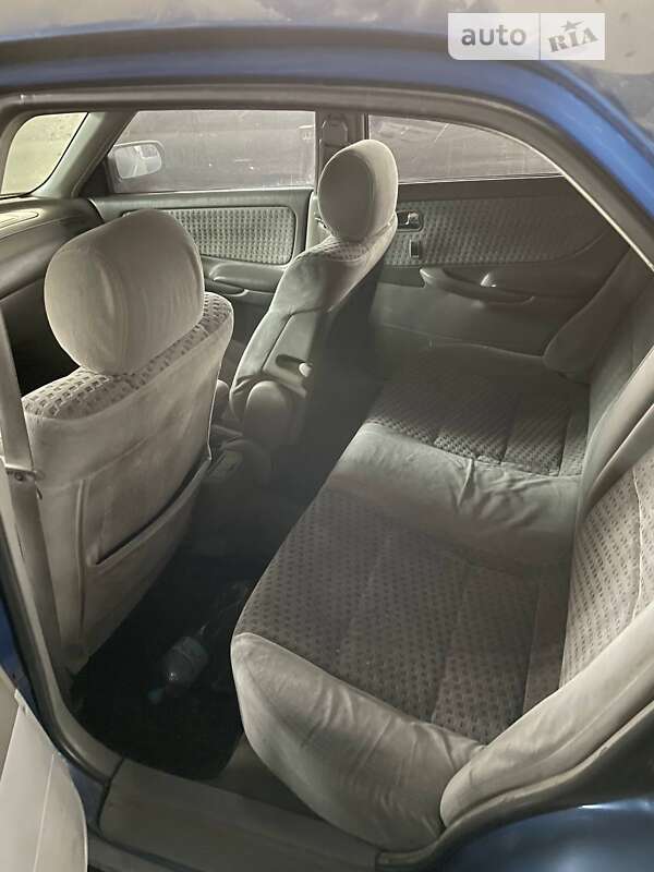 Седан Mazda 626 2000 в Каменском