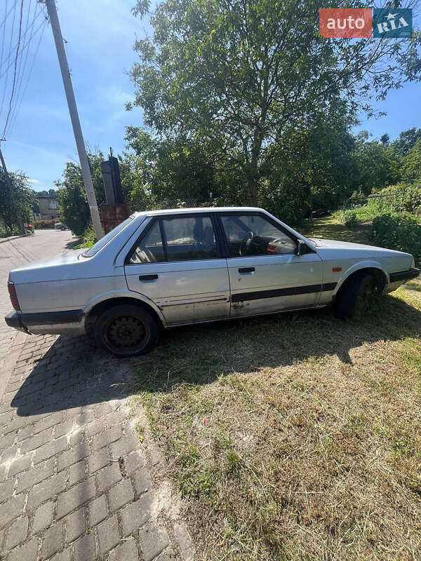 Седан Mazda 626 1987 в Львові