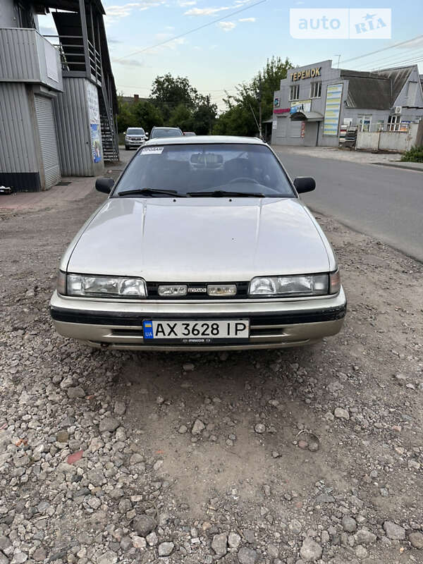 Седан Mazda 626 1988 в Люботине