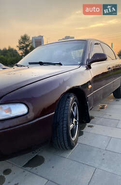 Седан Mazda 626 1993 в 