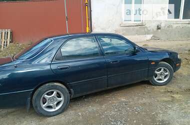 Седан Mazda 626 1997 в Черновцах