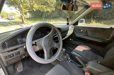 Хетчбек Mazda 626 1990 в Южному