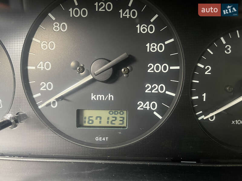 Седан Mazda 626 2000 в Львове