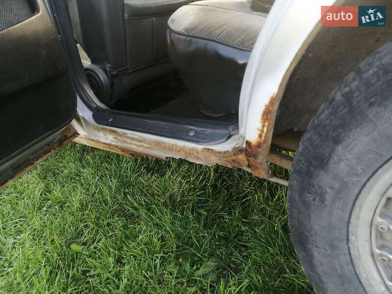 Седан Mazda 626 1985 в Рівному