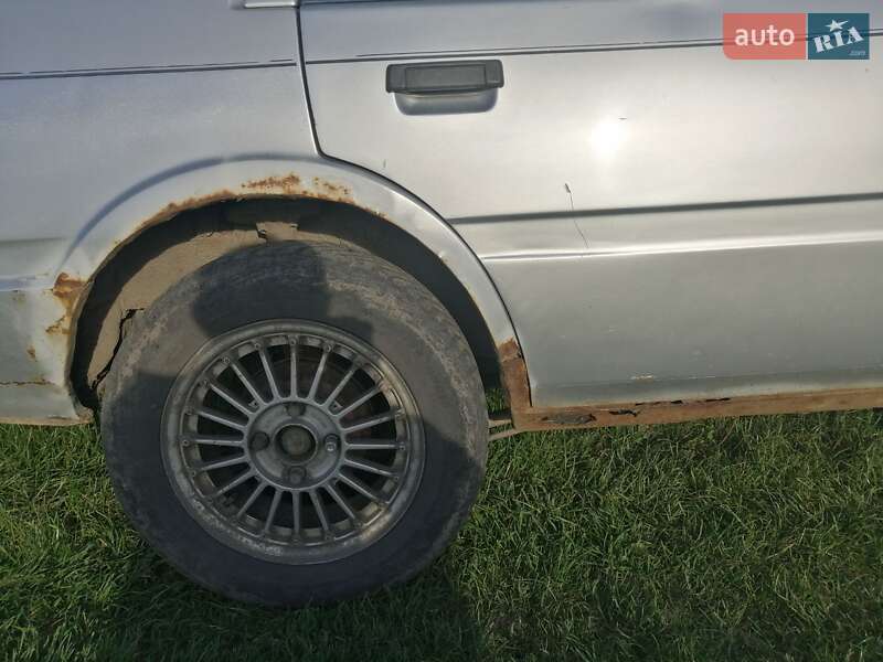 Седан Mazda 626 1985 в Рівному