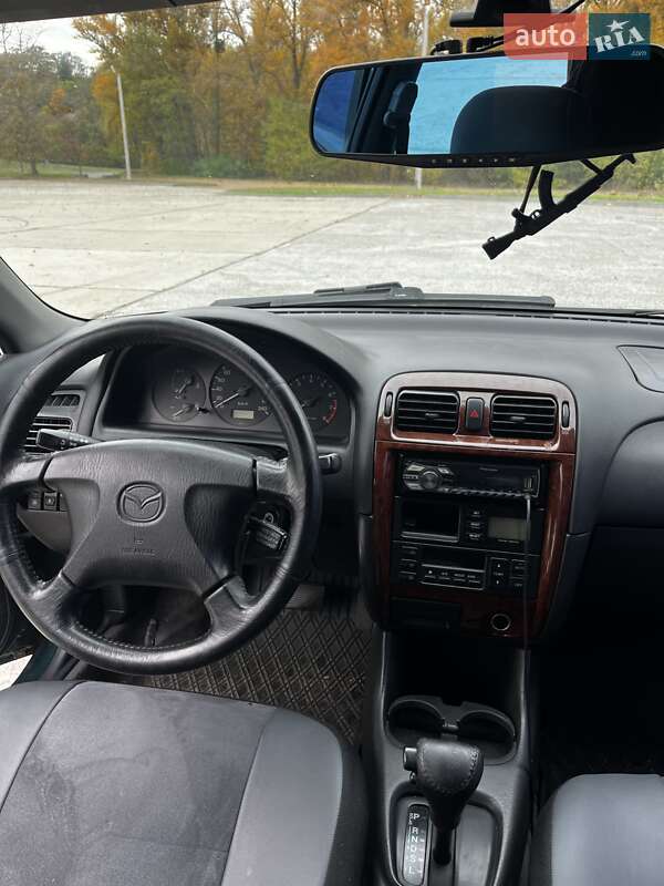 Седан Mazda 626 1998 в Каневе