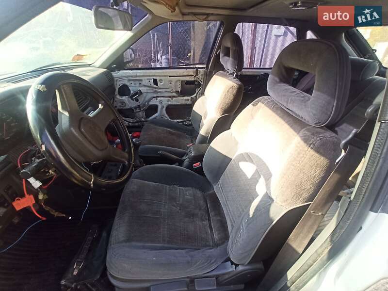 Хэтчбек Mazda 626 1989 в Николаеве фото 8 Хэтчбек Mazda 626 1989 в Николаеве